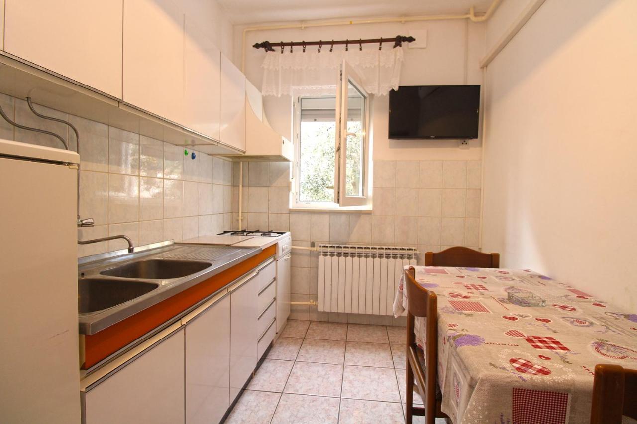 Apartments Valerija 847 Pula Extérieur photo