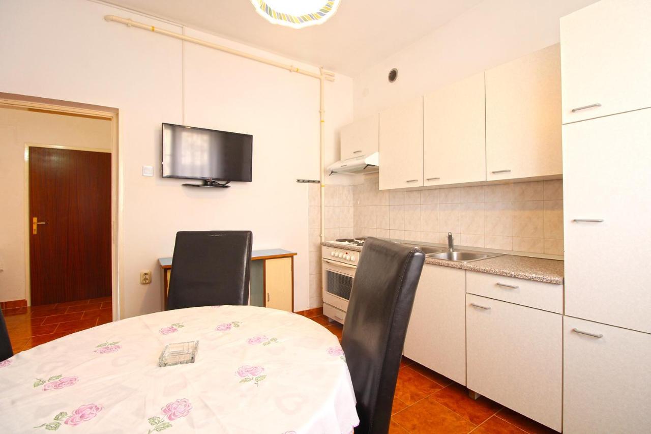 Apartments Valerija 847 Pula Extérieur photo