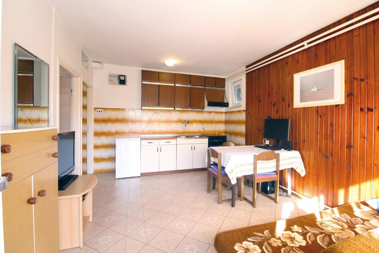 Apartments Valerija 847 Pula Extérieur photo