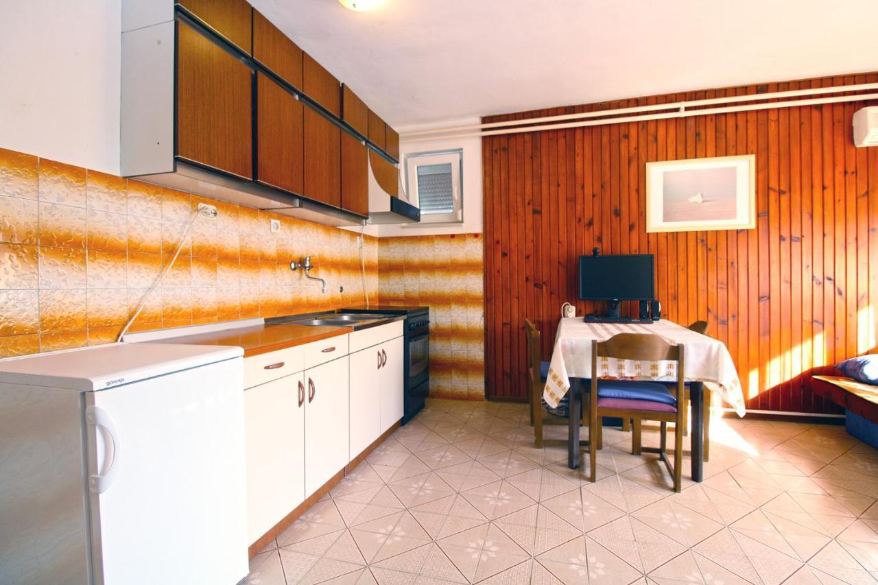 Apartments Valerija 847 Pula Extérieur photo