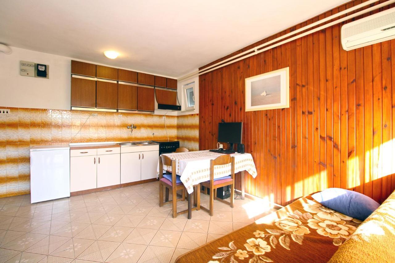 Apartments Valerija 847 Pula Extérieur photo