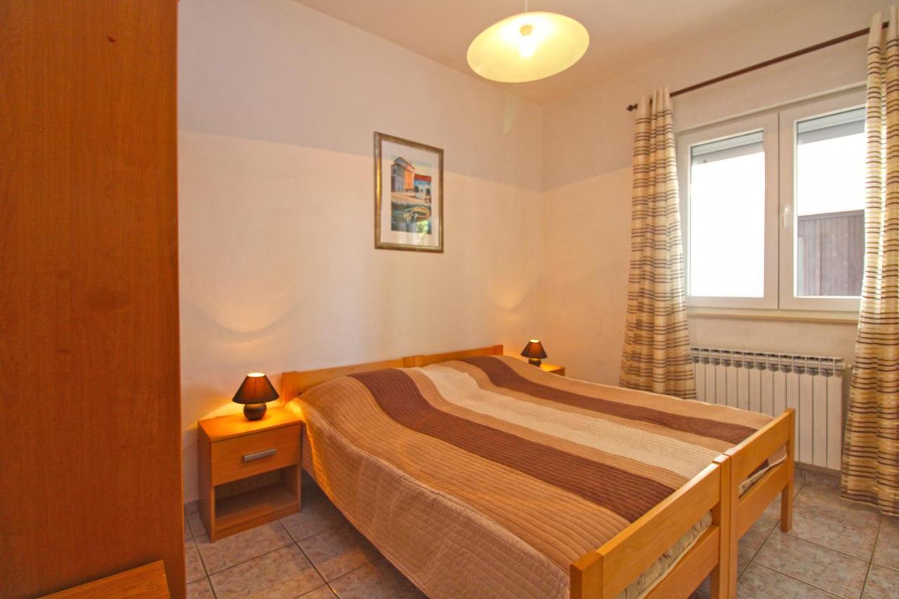 Apartments Valerija 847 Pula Extérieur photo